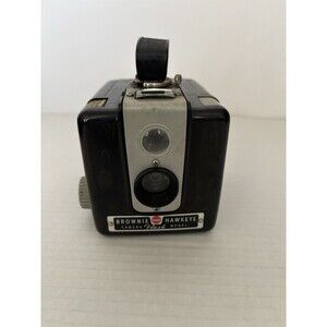 Camera/Photo-Vintage Kodak Brownie Hawkeye Flash Model Box Camera, 620 Film